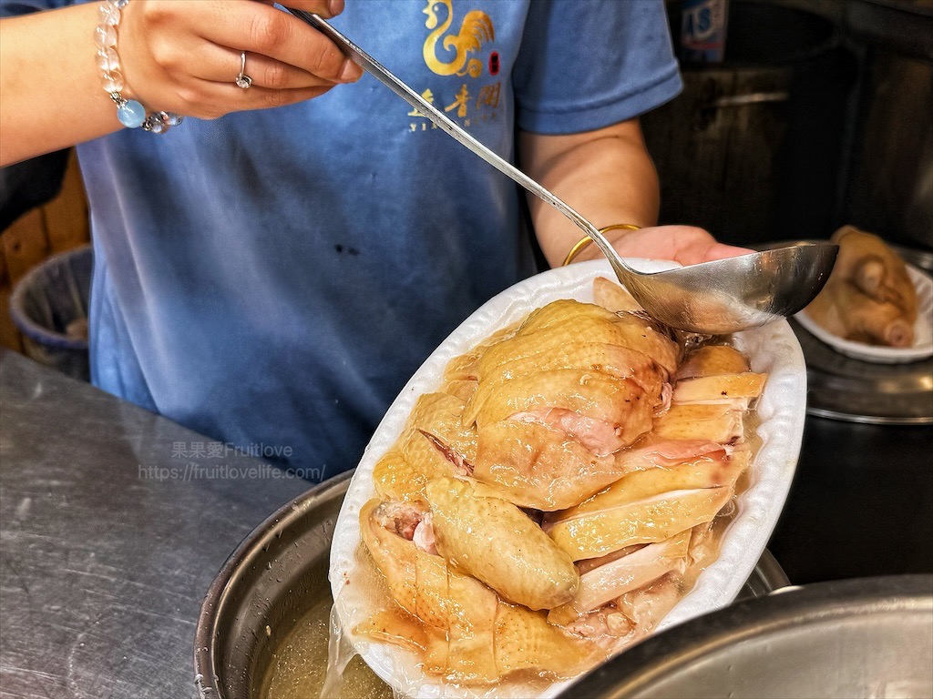 逸香閣|新光黃昏市場超人氣鵝肉、烤鴨、叉燒，每日新鮮現做，獨家特製醬料搭配更美味，還有免費鵝湯 @果果愛Fruitlove
