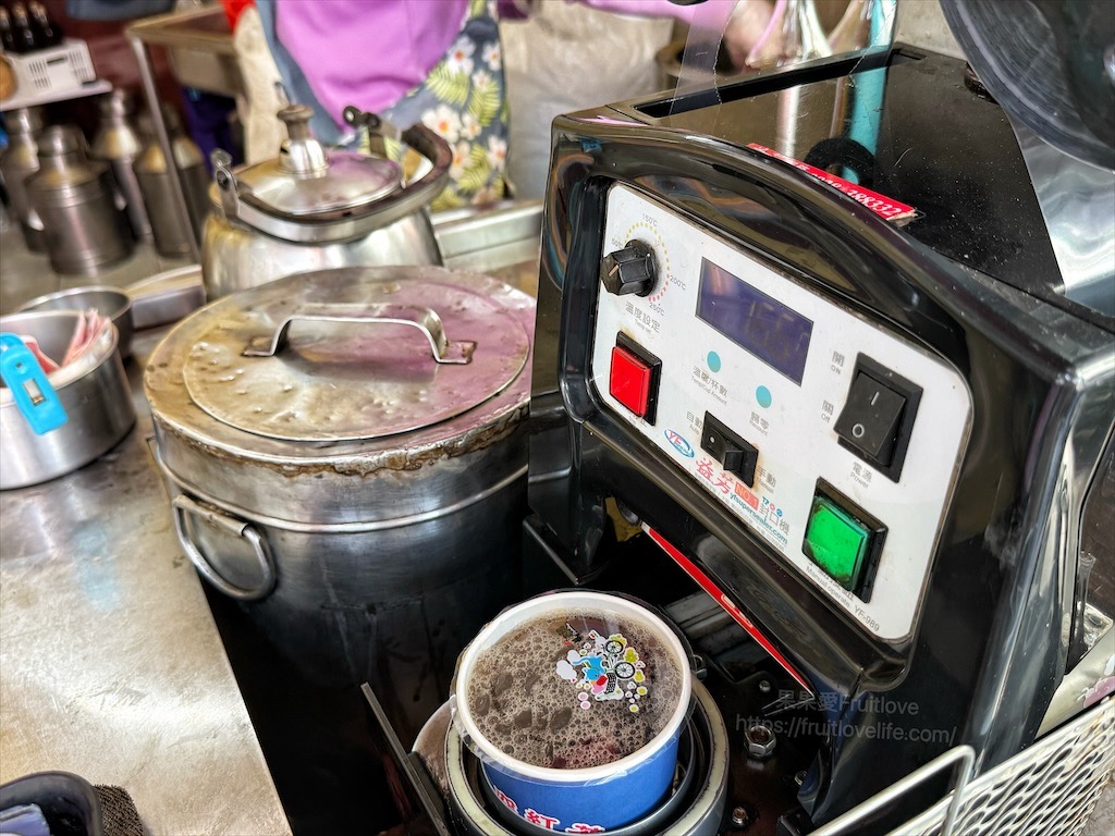 太空紅茶冰|台中西區第五市場古早味紅茶冰,60年老店,茶香濃郁回甘不會澀 @果果愛Fruitlove 太空紅茶冰|台中西區第五市場古早味紅茶冰,60年老店,茶香濃郁回甘不會澀 @果果愛Fruitlove