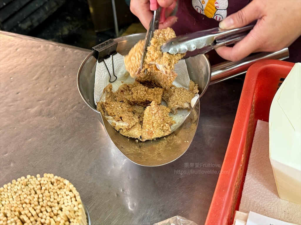 閒酥雞|雲林斗六鹹酥雞，炸物選項豐富，蒜片九層塔增添香氣，下午點心、宵夜推薦 @果果愛Fruitlove