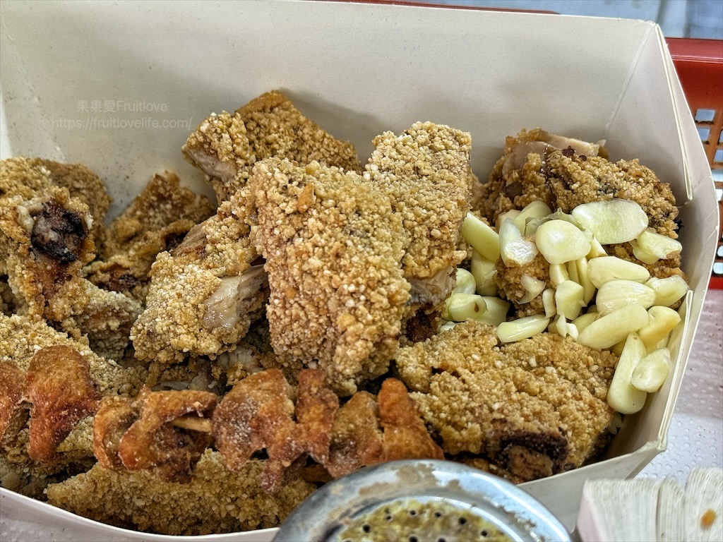 閒酥雞|雲林斗六鹹酥雞，炸物選項豐富，蒜片九層塔增添香氣，下午點心、宵夜推薦 @果果愛Fruitlove