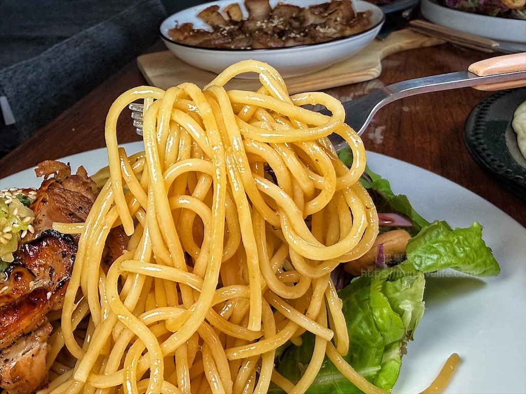 熊轉家餐酒館|台中霧峰餐酒館,很chill的深夜食堂,無水咖喱、義大利麵、點心、豐富餐酒、寵物友善,聚餐小酌首選 @果果愛Fruitlove 熊轉家餐酒館|台中霧峰餐酒館,很chill的深夜食堂,無水咖喱、義大利麵、點心、豐富餐酒、寵物友善,聚餐小酌首選 @果果愛Fruitlove