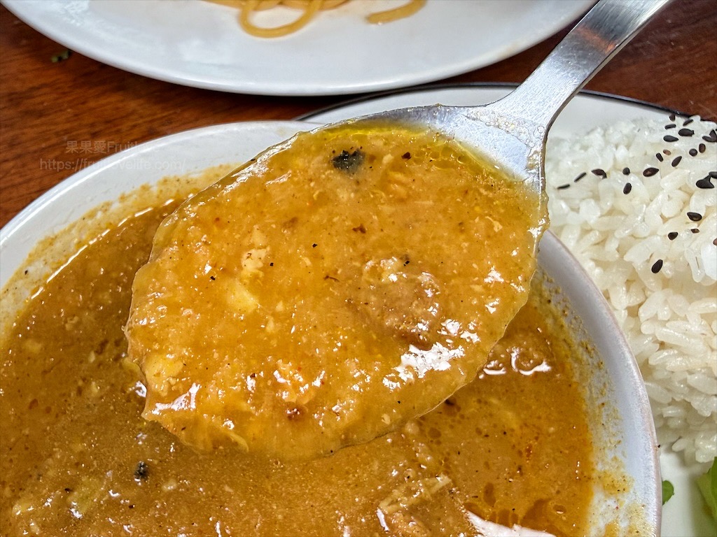 熊轉家餐酒館|台中霧峰餐酒館，很chill的深夜食堂，無水咖喱、義大利麵、點心、豐富餐酒、寵物友善，聚餐小酌首選 @果果愛Fruitlove