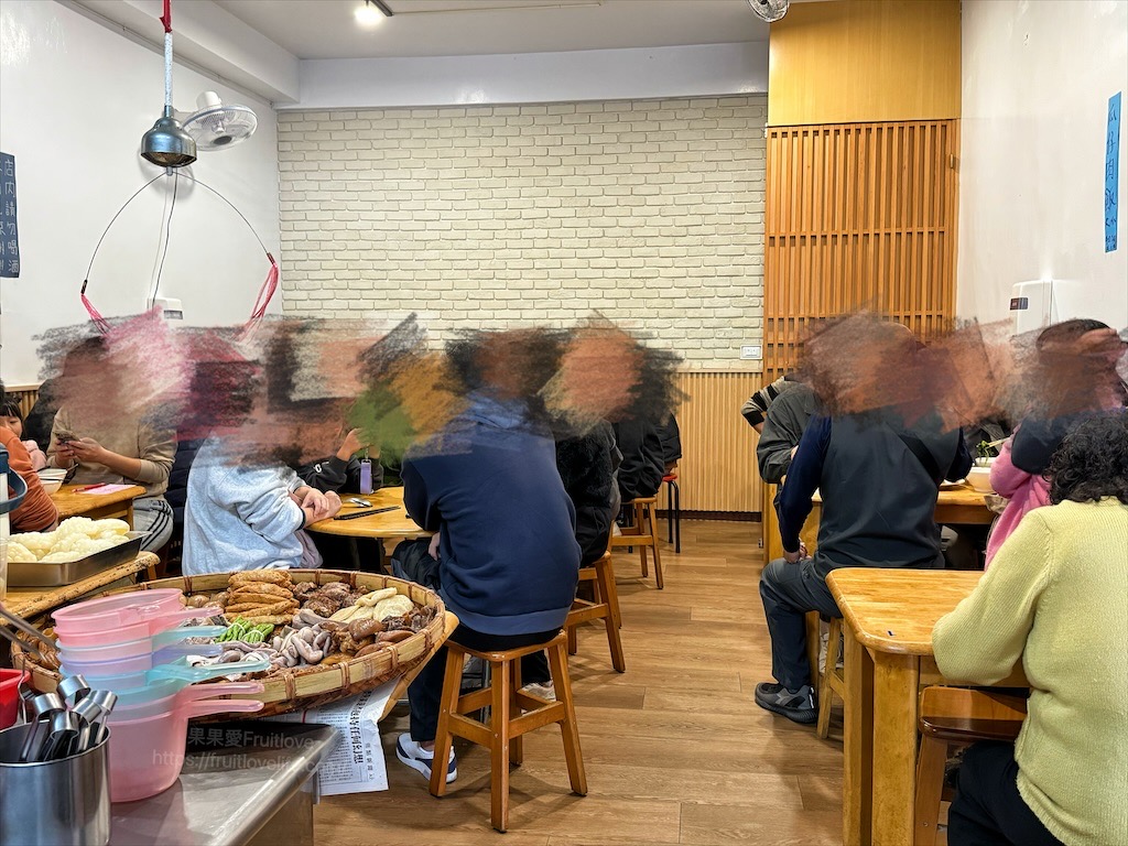 阿成小吃|南投國姓超人氣的美食小吃店，在地人推薦的古早味滷味與小吃，排隊也甘願 @果果愛Fruitlove