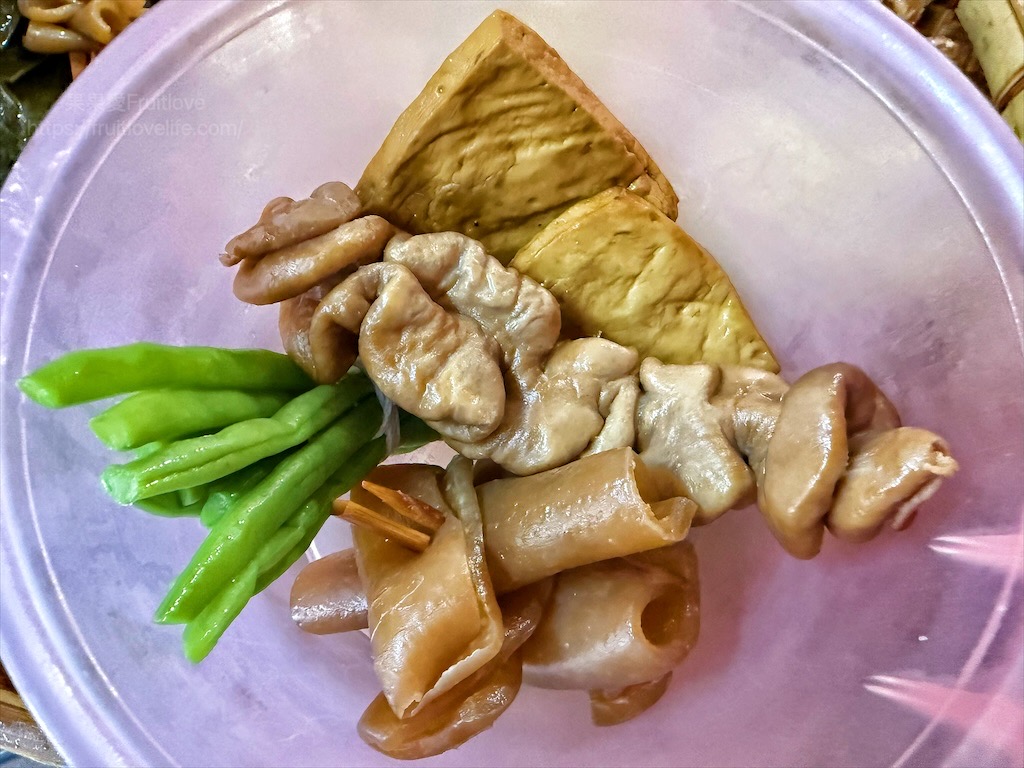 阿成小吃|南投國姓超人氣的美食小吃店，在地人推薦的古早味滷味與小吃，排隊也甘願 @果果愛Fruitlove