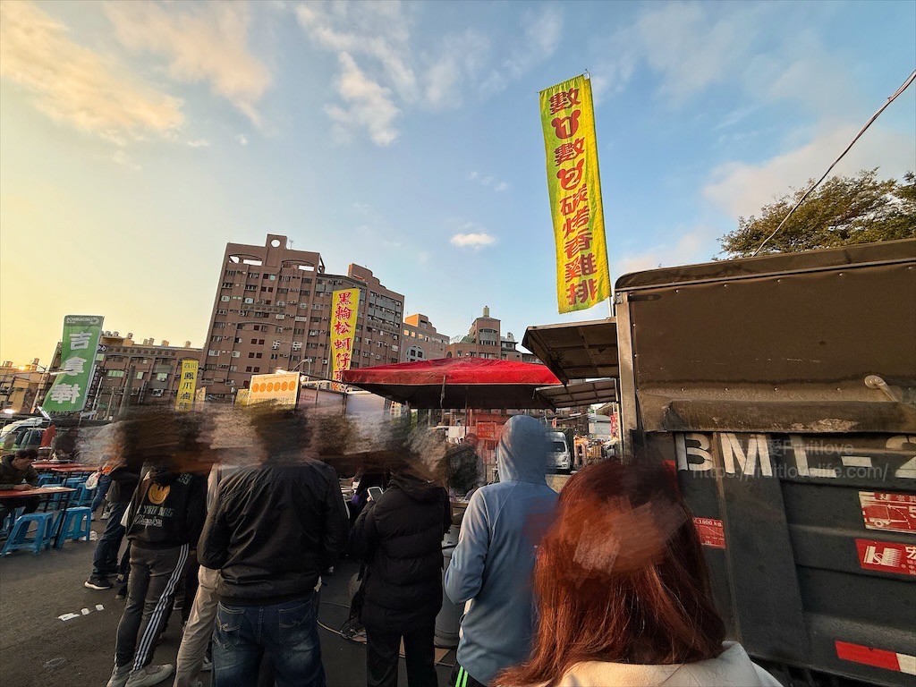 彰化精誠夜市有許多排隊美食小吃，跟我們一起來看看有那些排隊美食吧! @果果愛Fruitlove