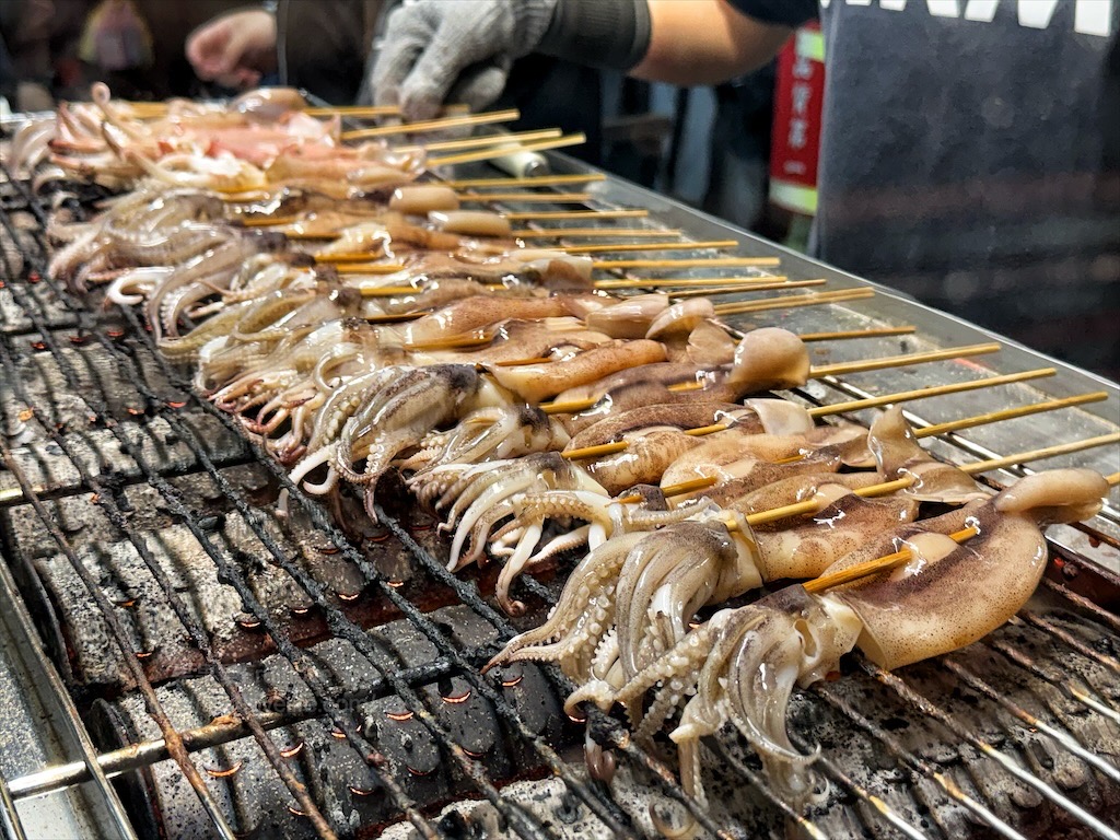 彰化精誠夜市有許多排隊美食小吃，跟我們一起來看看有那些排隊美食吧! @果果愛Fruitlove