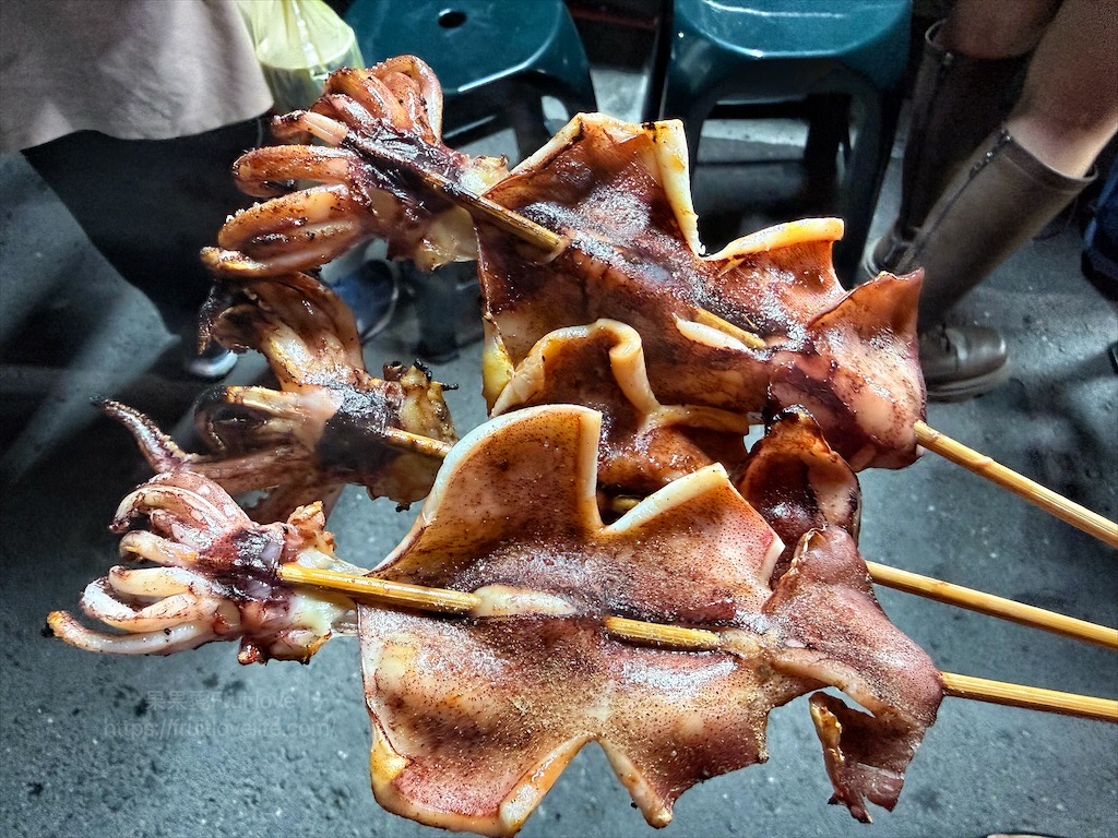 彰化精誠夜市有許多排隊美食小吃，跟我們一起來看看有那些排隊美食吧! @果果愛Fruitlove