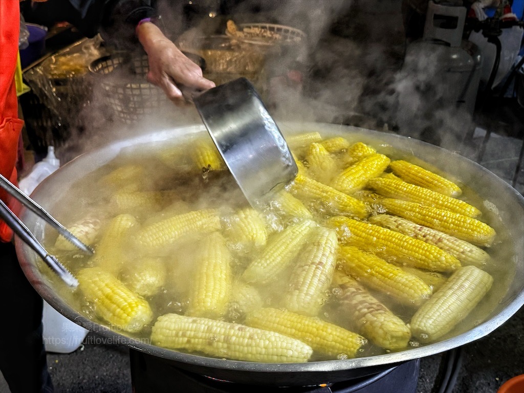 彰化精誠夜市有許多排隊美食小吃，跟我們一起來看看有那些排隊美食吧! @果果愛Fruitlove