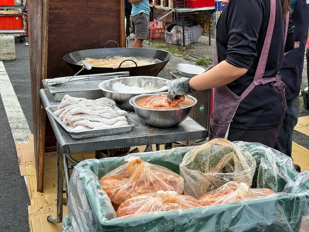 大肚夜市|台中大肚週日限定夜市，除了必嚐碳烤雞排、金沙臭豆腐，還有那些美食小吃呢? @果果愛Fruitlove