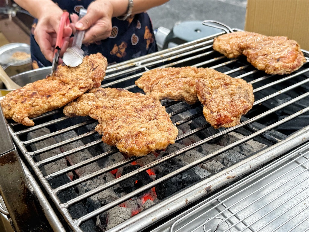 大肚夜市|台中大肚週日限定夜市，除了必嚐碳烤雞排、金沙臭豆腐，還有那些美食小吃呢? @果果愛Fruitlove