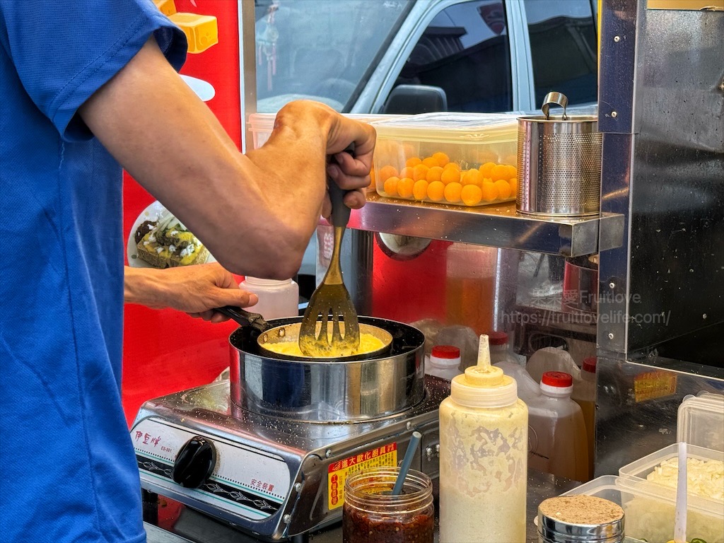 大肚夜市|台中大肚週日限定夜市，除了必嚐碳烤雞排、金沙臭豆腐，還有那些美食小吃呢? @果果愛Fruitlove
