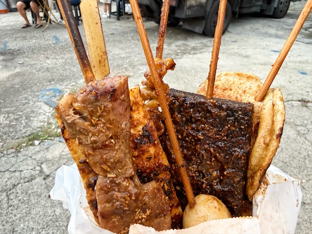 大肚夜市|台中大肚週日限定夜市，除了必嚐碳烤雞排、金沙臭豆腐，還有那些美食小吃呢? @果果愛Fruitlove