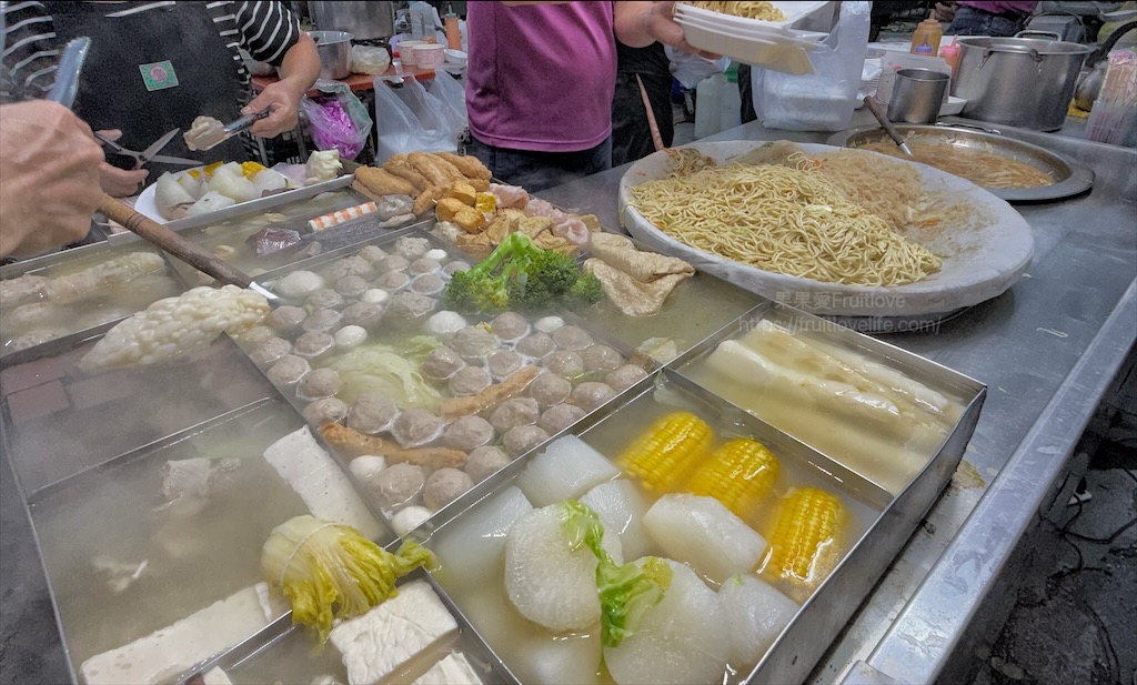 大肚夜市|台中大肚週日限定夜市，除了必嚐碳烤雞排、金沙臭豆腐，還有那些美食小吃呢? @果果愛Fruitlove