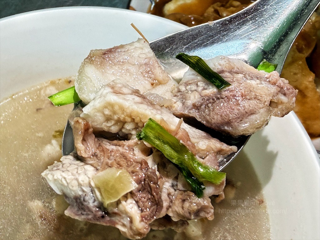 北港新市仔口阿財老擔煎盤粿|雲林北港早午餐，外酥內軟、米香十足的煎盤粿+入味Q軟的滷腸，是最棒的推薦 @果果愛Fruitlove