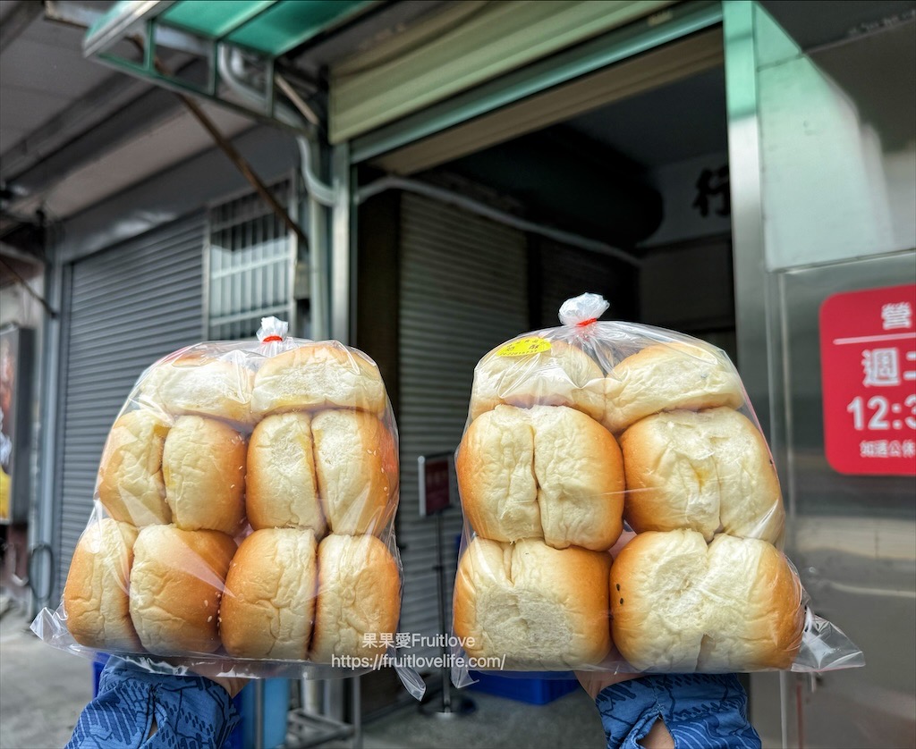 林韭娘水餃&rang;台中太平美食，必點招牌的黑豬肉水餃，皮薄餡料飽滿，微辣的黃金醬拌飯，很特別的組合讓人想細細品味 @果果愛Fruitlove