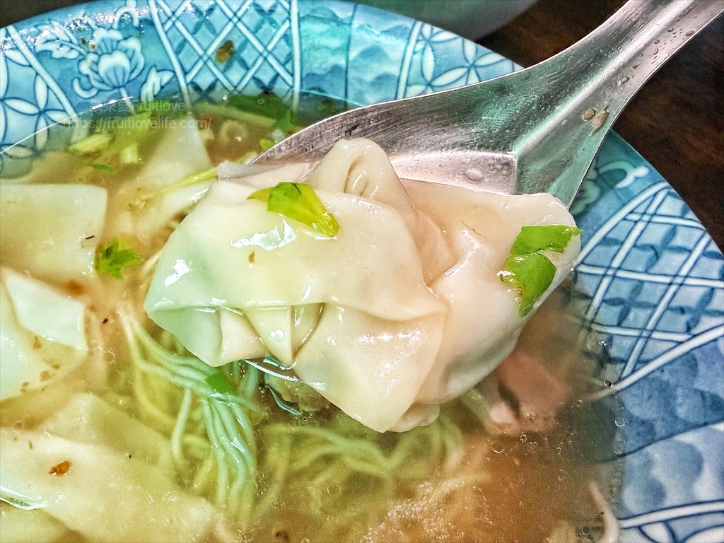 楊家蛋黃麵|苗栗頭屋早午餐，隱藏在巷弄中的人氣小吃店，蛋黃麵獨特Q彈，小菜滷味也是許多人推薦 @果果愛Fruitlove