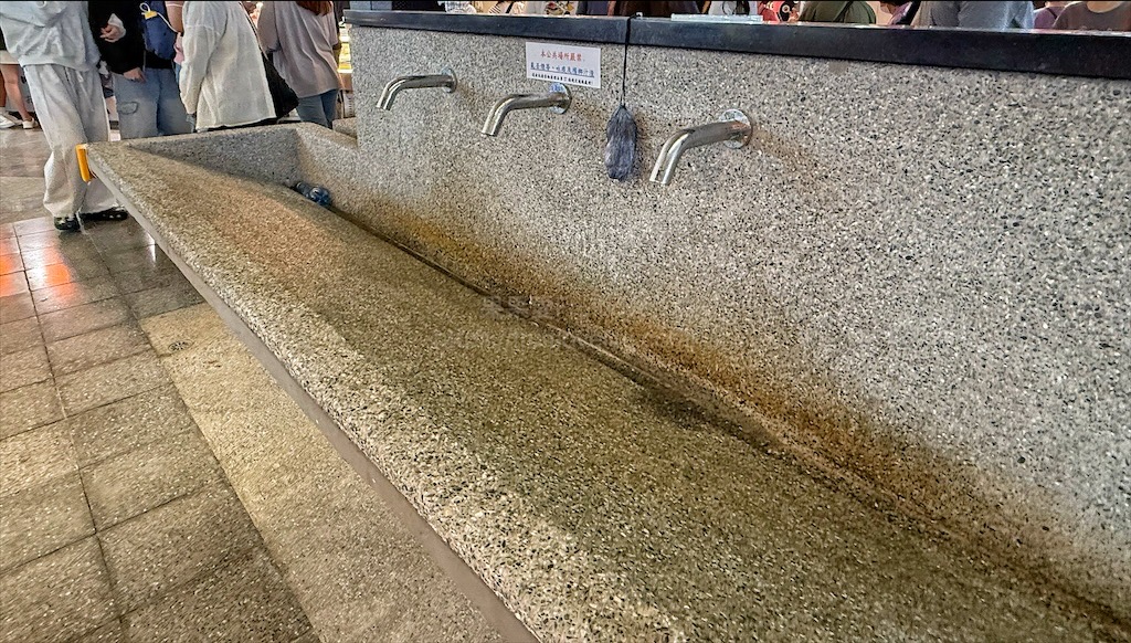 新竹南寮漁港一日遊，親子、美食、野餐、放風箏這裡都有，品嚐竹風漁市海鮮與海岸療癒美景 @果果愛Fruitlove