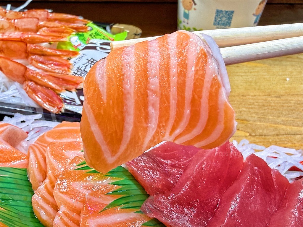 新竹南寮漁港一日遊，親子、美食、野餐、放風箏這裡都有，品嚐竹風漁市海鮮與海岸療癒美景 @果果愛Fruitlove