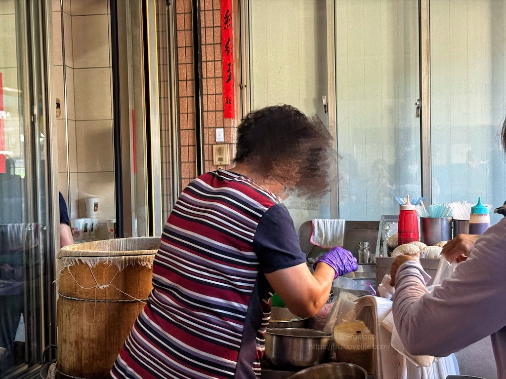 鹿港早餐店|彰化鹿港必吃傳統早餐，在地人推薦排隊名店 (燒餅夾蛋、蔥油餅、古早味飲品) @果果愛Fruitlove