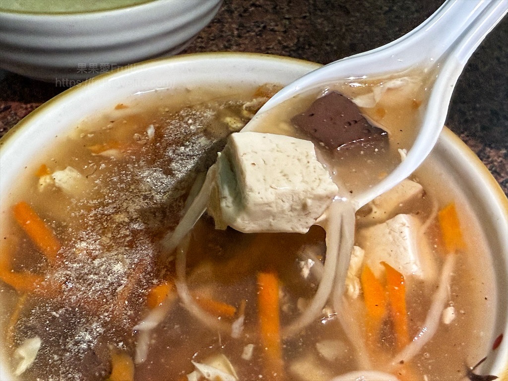 阿宏煎餃|彰化線西煎餃、水餃,就藏身在民宅內的美味小吃,金黃酥脆的煎餃就是要配上玉米濃湯或酸辣湯 @果果愛Fruitlove 阿宏煎餃|彰化線西煎餃、水餃,就藏身在民宅內的美味小吃,金黃酥脆的煎餃就是要配上玉米濃湯或酸辣湯 @果果愛Fruitlove