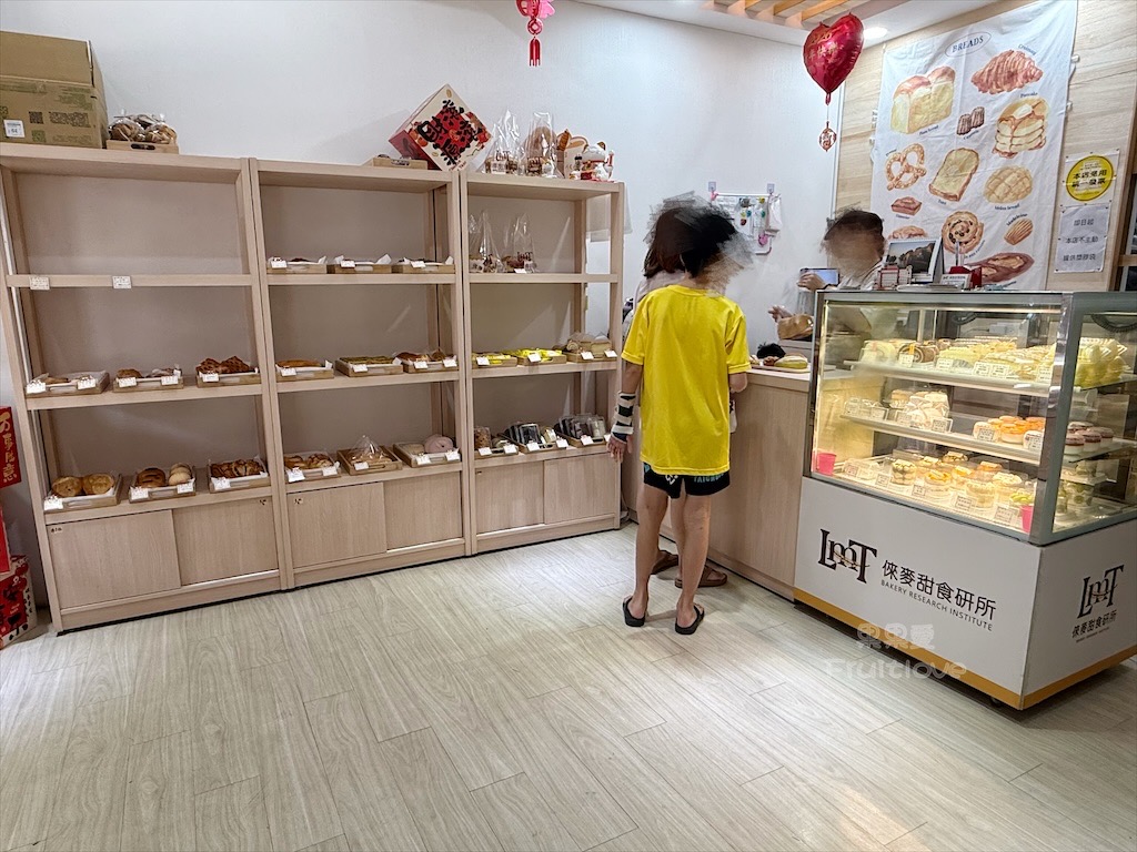 倈麥甜食研所 | 台中清水在地甜點、蛋糕、麵包烘焙店，甜而不膩的麻吉泡芙、蛋糕必吃，還有多款平價麵包 @果果愛Fruitlove