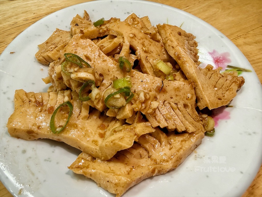 林家傳統美食 | 台中北屯古早味小吃，手工蘿蔔糕、糯米炸、油飯通通來一份，近松竹寺的溫馨古早味，還有可愛鸚鵡等你來！ @果果愛Fruitlove