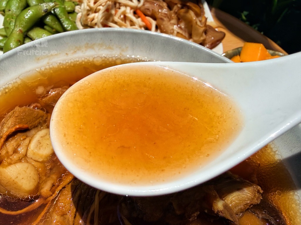 南投鹿谷｜菇神：個人獨享湯品，天白花菇土雞湯、黃金蟲草百菇湯，加熱即食超方便！ @果果愛Fruitlove