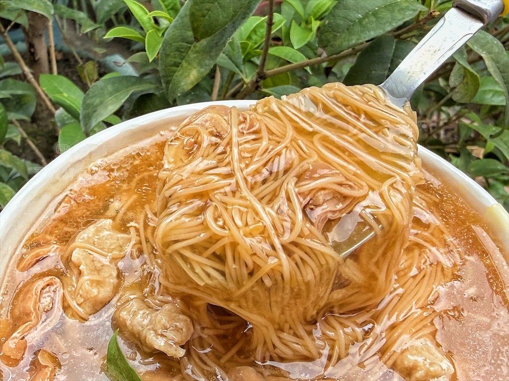 台中大里｜古早味麵線：內新市場旁的鮮蚵仔滷肉飯，大里小吃推薦 @果果愛Fruitlove