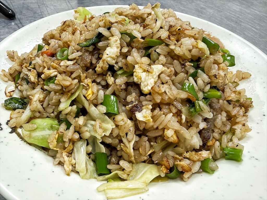 南投草屯|草屯東美炒飯:炒飯鍋氣十足、粒粒分明,平價的美味,讓你一口接一口 @果果愛Fruitlove 南投草屯|草屯東美炒飯:炒飯鍋氣十足、粒粒分明,平價的美味,讓你一口接一口 @果果愛Fruitlove