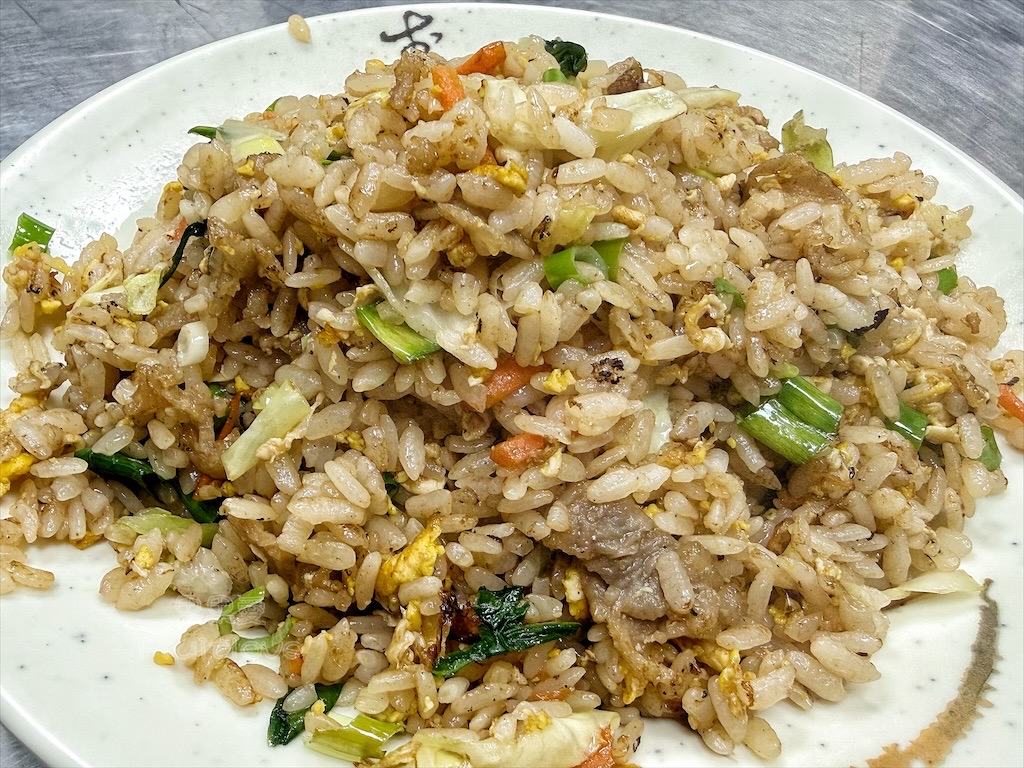 南投草屯|草屯東美炒飯:炒飯鍋氣十足、粒粒分明,平價的美味,讓你一口接一口 @果果愛Fruitlove 南投草屯|草屯東美炒飯:炒飯鍋氣十足、粒粒分明,平價的美味,讓你一口接一口 @果果愛Fruitlove