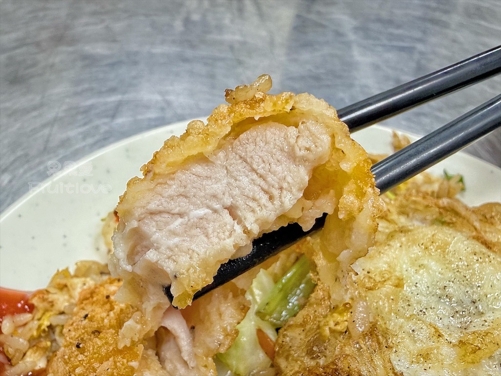 南投草屯|草屯東美炒飯:炒飯鍋氣十足、粒粒分明,平價的美味,讓你一口接一口 @果果愛Fruitlove 南投草屯|草屯東美炒飯:炒飯鍋氣十足、粒粒分明,平價的美味,讓你一口接一口 @果果愛Fruitlove