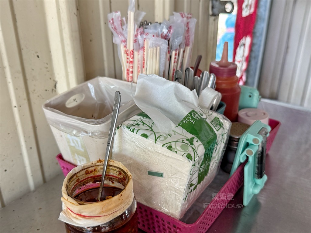 雲林虎尾早午餐｜安溪里麵攤：40年鄉間古早味，滷肉飯、乾麵與羹麵是許多人推薦的 @果果愛Fruitlove