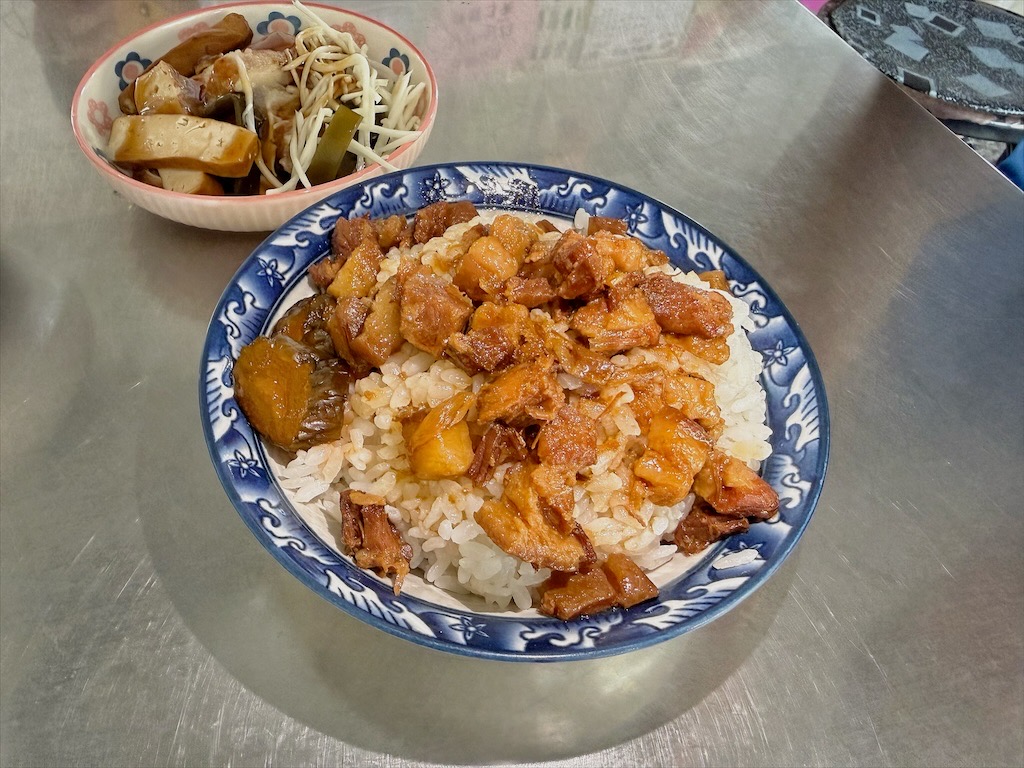 雲林虎尾早午餐｜安溪里麵攤：40年鄉間古早味，滷肉飯、乾麵與羹麵是許多人推薦的 @果果愛Fruitlove