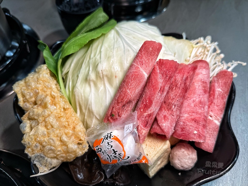 雲林虎尾火鍋｜炒鍋堂：一炒一鍋雙重美味，單人也能品嚐鴛鴦鍋，冰淇淋、飲料、白飯吃到飽 @果果愛Fruitlove