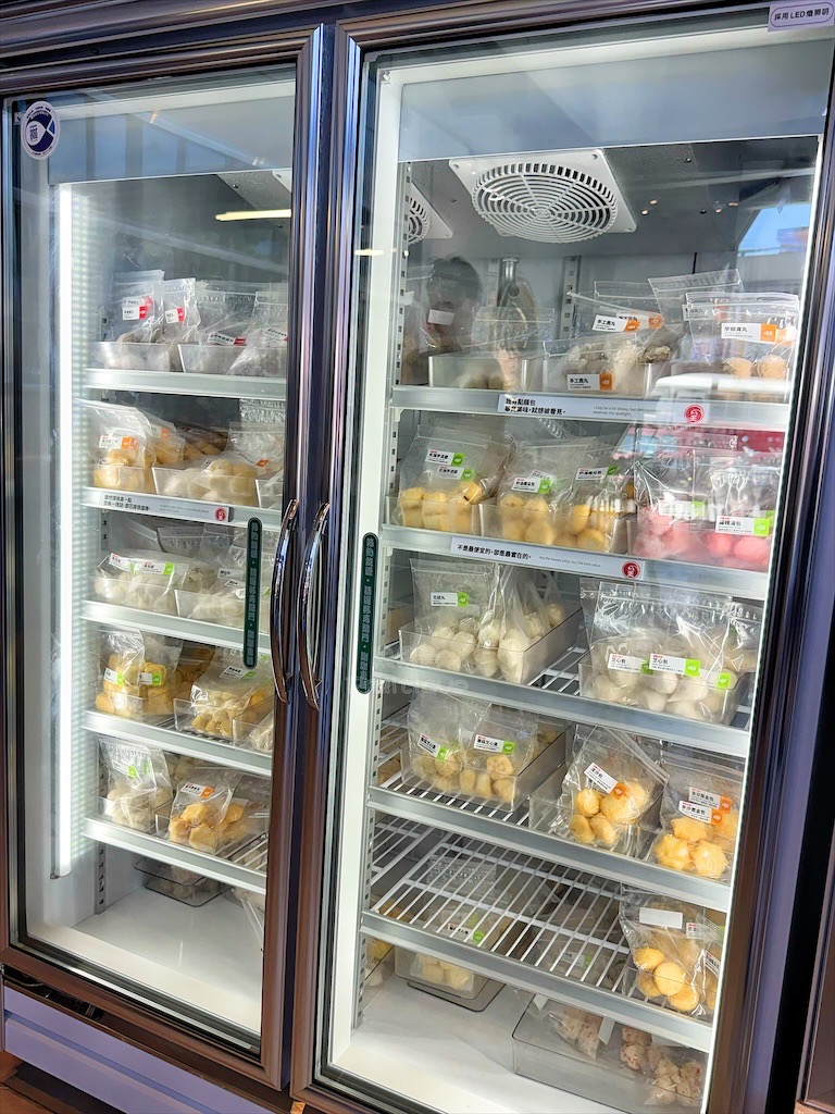 南投鹿谷火鍋｜雞王涮涮鍋鹿芝谷店：手切冷藏文昌雞、金雞元寶盛器，享受美味的同時，滿額送鹿芝谷生態園區門票 @果果愛Fruitlove