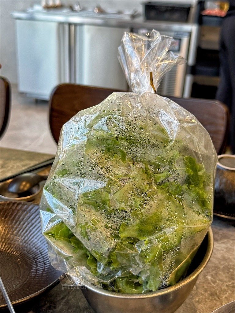 南投鹿谷火鍋｜雞王涮涮鍋鹿芝谷店：手切冷藏文昌雞、金雞元寶盛器，享受美味的同時，滿額送鹿芝谷生態園區門票 @果果愛Fruitlove