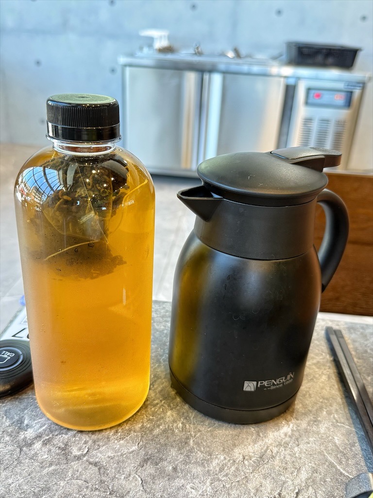 南投鹿谷火鍋｜雞王涮涮鍋鹿芝谷店：手切冷藏文昌雞、金雞元寶盛器，享受美味的同時，滿額送鹿芝谷生態園區門票 @果果愛Fruitlove