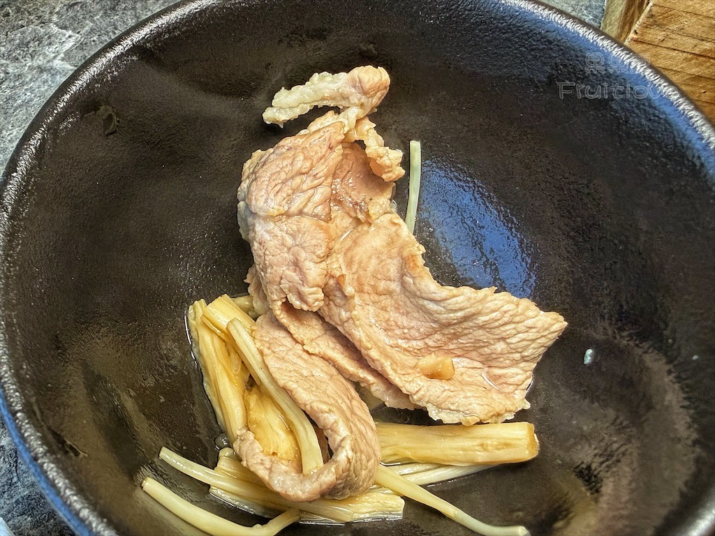 南投鹿谷火鍋｜雞王涮涮鍋鹿芝谷店：手切冷藏文昌雞、金雞元寶盛器，享受美味的同時，滿額送鹿芝谷生態園區門票 @果果愛Fruitlove