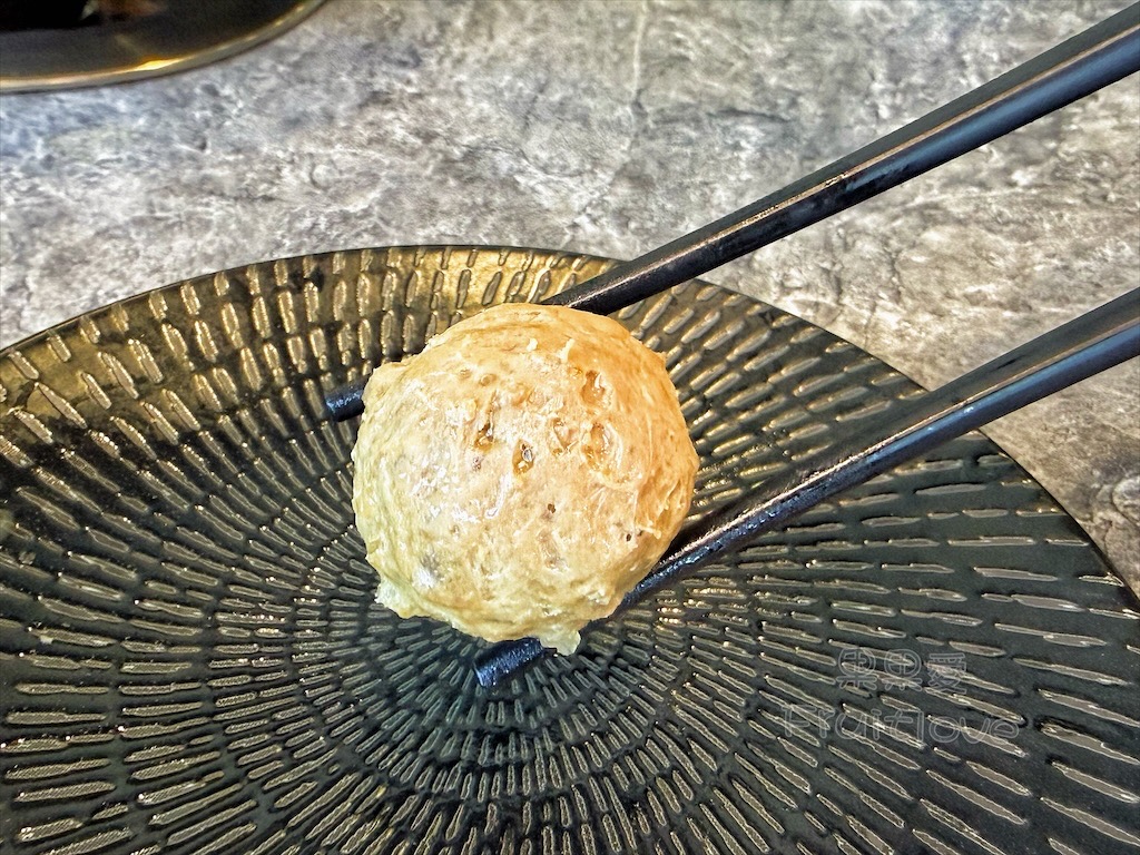 南投鹿谷火鍋｜雞王涮涮鍋鹿芝谷店：手切冷藏文昌雞、金雞元寶盛器，享受美味的同時，滿額送鹿芝谷生態園區門票 @果果愛Fruitlove