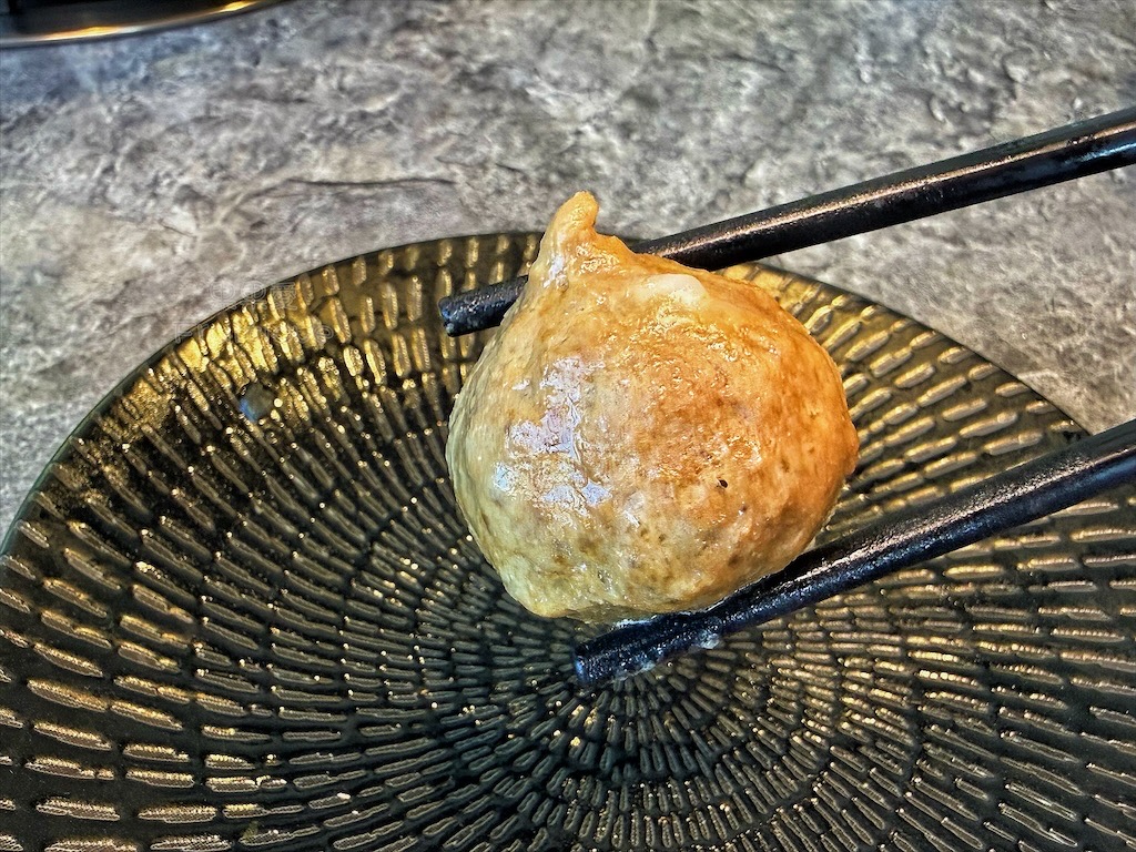 南投鹿谷火鍋｜雞王涮涮鍋鹿芝谷店：手切冷藏文昌雞、金雞元寶盛器，享受美味的同時，滿額送鹿芝谷生態園區門票 @果果愛Fruitlove