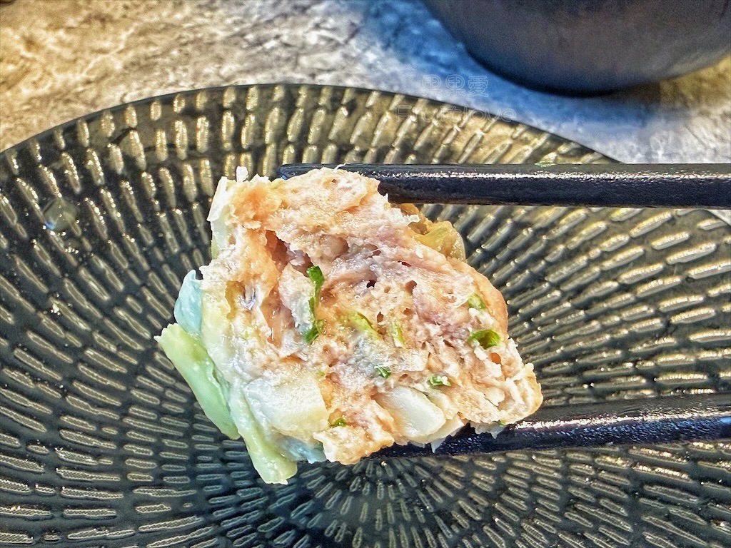 南投鹿谷火鍋｜雞王涮涮鍋鹿芝谷店：手切冷藏文昌雞、金雞元寶盛器，享受美味的同時，滿額送鹿芝谷生態園區門票 @果果愛Fruitlove