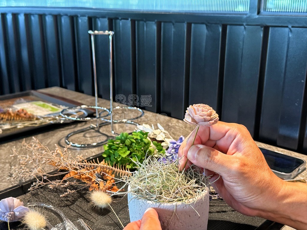 南投鹿谷親子景點｜鹿芝谷生態景觀園區：水豚、浣熊療癒系萌寵互動，山巒景色讓人感到美不勝收 @果果愛Fruitlove