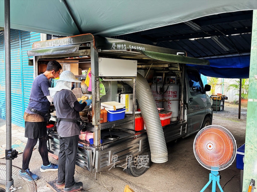 雲林虎尾臭豆腐|豆腐花香:在地人氣餐車,臭豆腐酥香,配上不甜膩的豆花,真是美味的下午點心 @果果愛Fruitlove 雲林虎尾臭豆腐|豆腐花香:在地人氣餐車,臭豆腐酥香,配上不甜膩的豆花,真是美味的下午點心 @果果愛Fruitlove