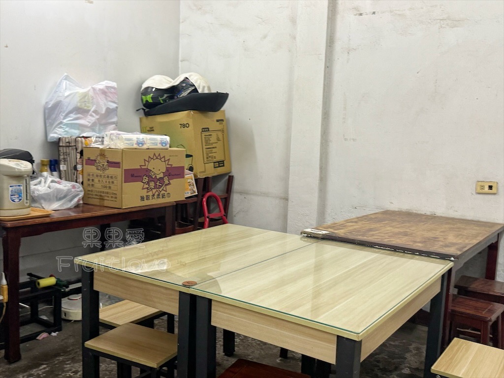 台中清水｜潮州手工製作餛飩麵：繽紛手工餛飩，Q彈蔬菜麵，香濃麻醬麵，在地老味道必嚐！ @果果愛Fruitlove