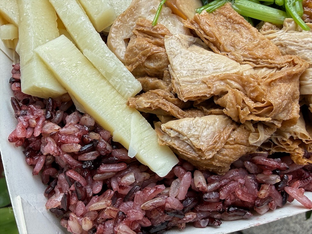 台中大里早午餐|菩提素食便當:不起眼卻人潮絡繹不絕的素食便當店推薦,親切服務、豐富菜色、份量足 @果果愛Fruitlove 台中大里早午餐|菩提素食便當:不起眼卻人潮絡繹不絕的素食便當店推薦,親切服務、豐富菜色、份量足 @果果愛Fruitlove