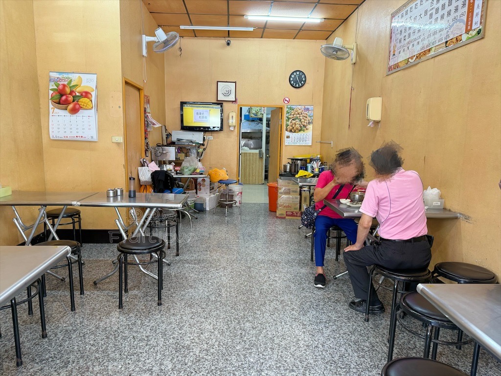 台中西區｜川源古早味蚵仔麵線：審計新村旁超人氣的大腸蚵仔麵線，必吃鮮甜乾蚵仔！ @果果愛Fruitlove