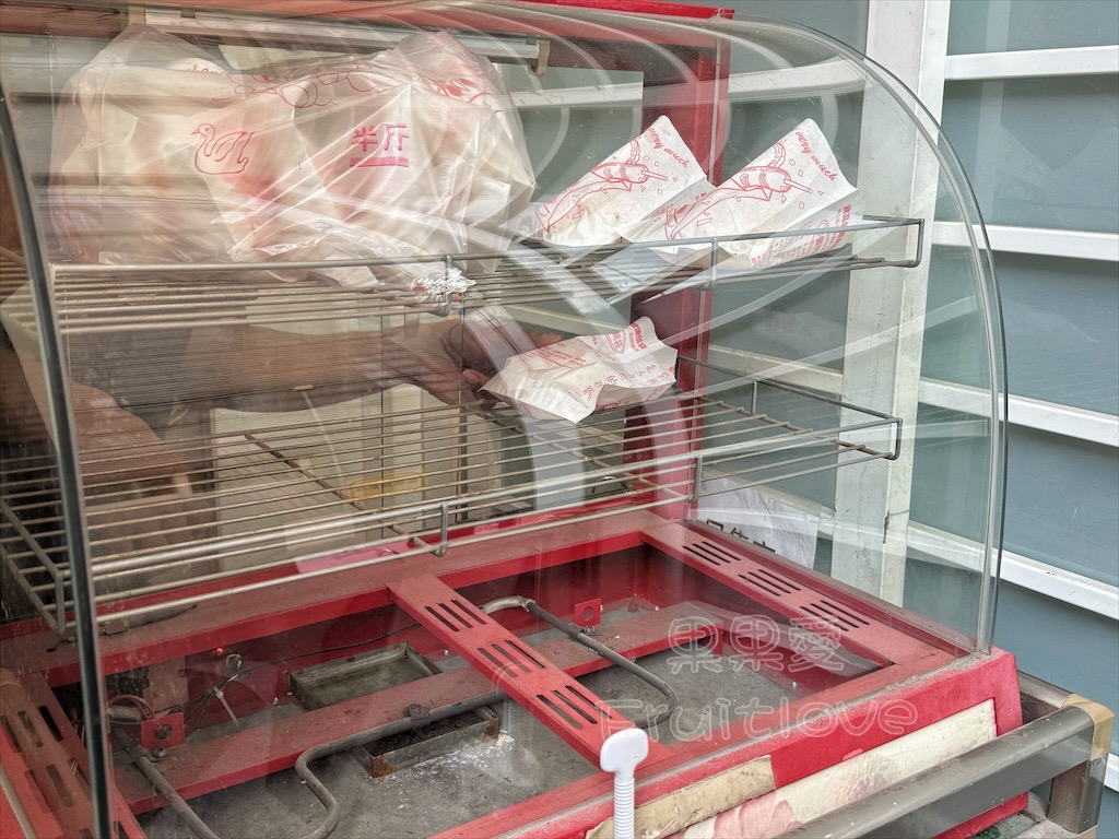台中南屯|椒餅人低油胡椒餅:黎明新村每週只賣一天的胡椒餅!原味與孜然口味推薦 @果果愛Fruitlove 台中南屯|椒餅人低油胡椒餅:黎明新村每週只賣一天的胡椒餅!原味與孜然口味推薦 @果果愛Fruitlove