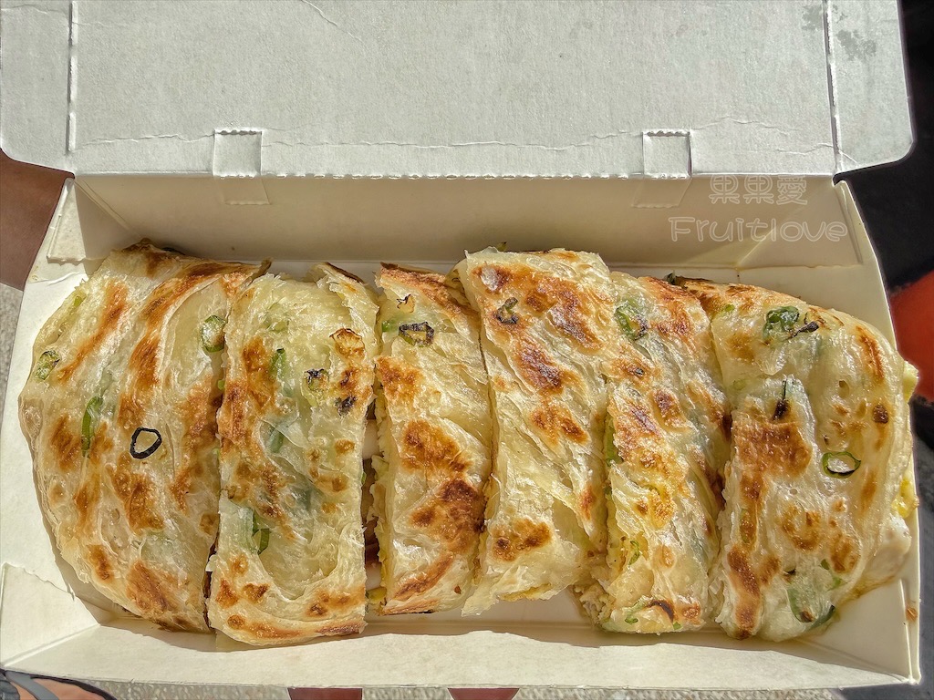 台中大雅｜大心手工蛋餅、大叔蔥餅：酥脆蔥抓餅皮結合創意內餡，必點夏日限定綠蘆筍與魷魚燒蛋餅 @果果愛Fruitlove