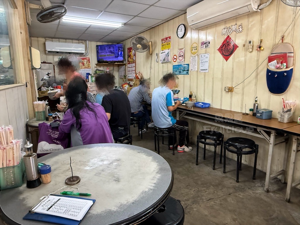 彰化牛肉麵｜金記牛肉麵：70元牛肉麵免費加麵，價格十分親民，是當地受歡迎的小吃選擇 @果果愛Fruitlove