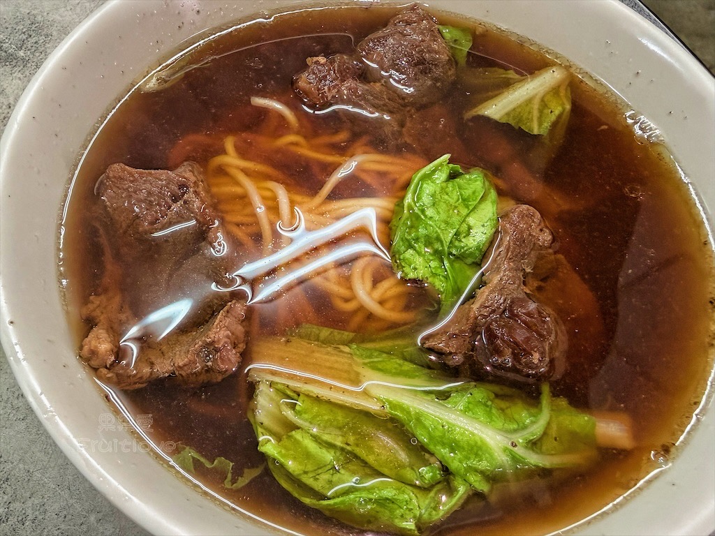彰化牛肉麵｜金記牛肉麵：70元牛肉麵免費加麵，價格十分親民，是當地受歡迎的小吃選擇 @果果愛Fruitlove